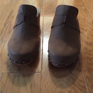 Maurices Cognac studded clog shoes